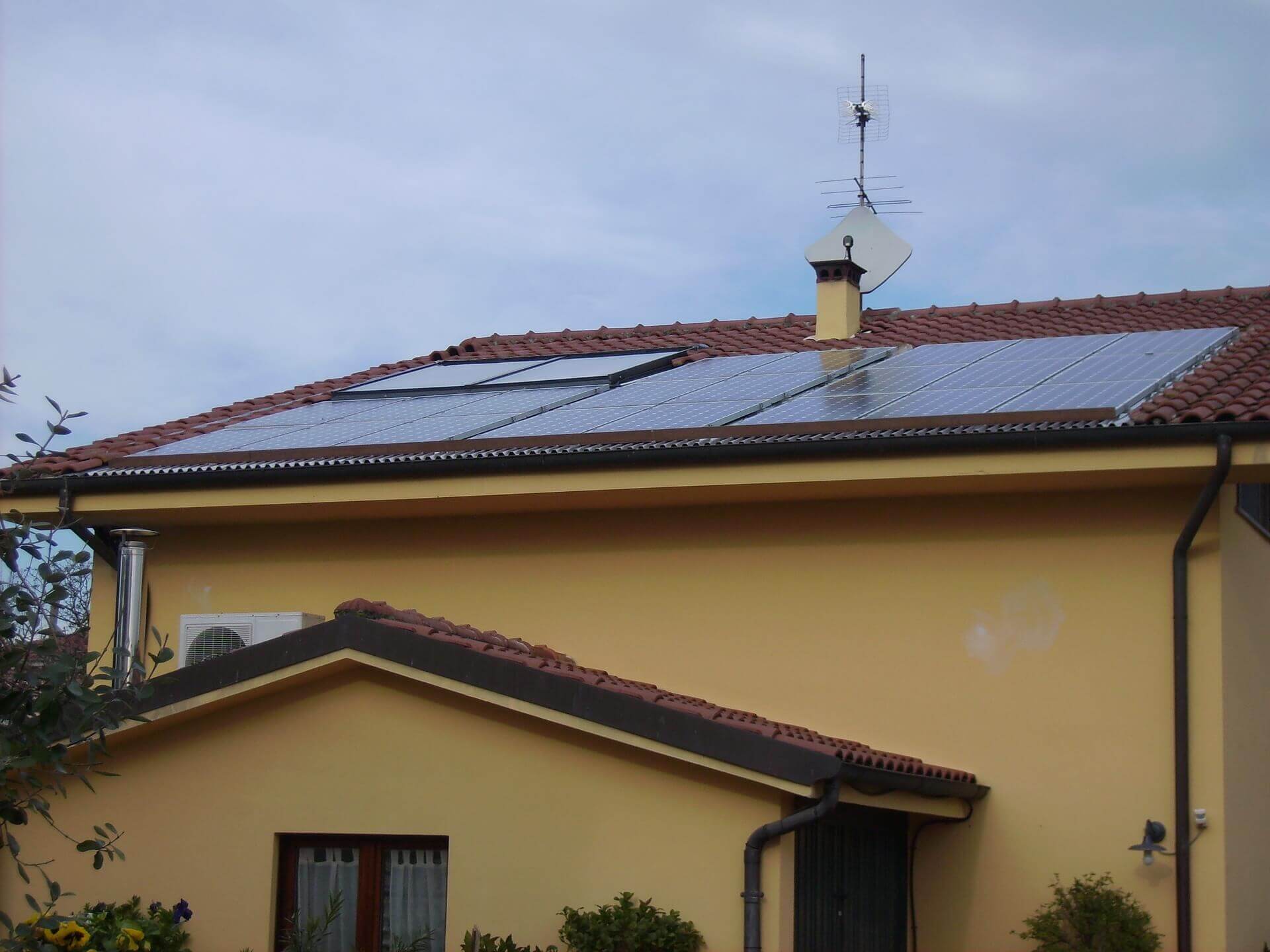 Painéis solares em residência